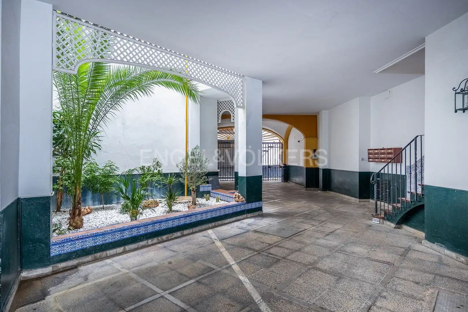 Flat for sale in Sevilla  with Air Conditioner and Heating