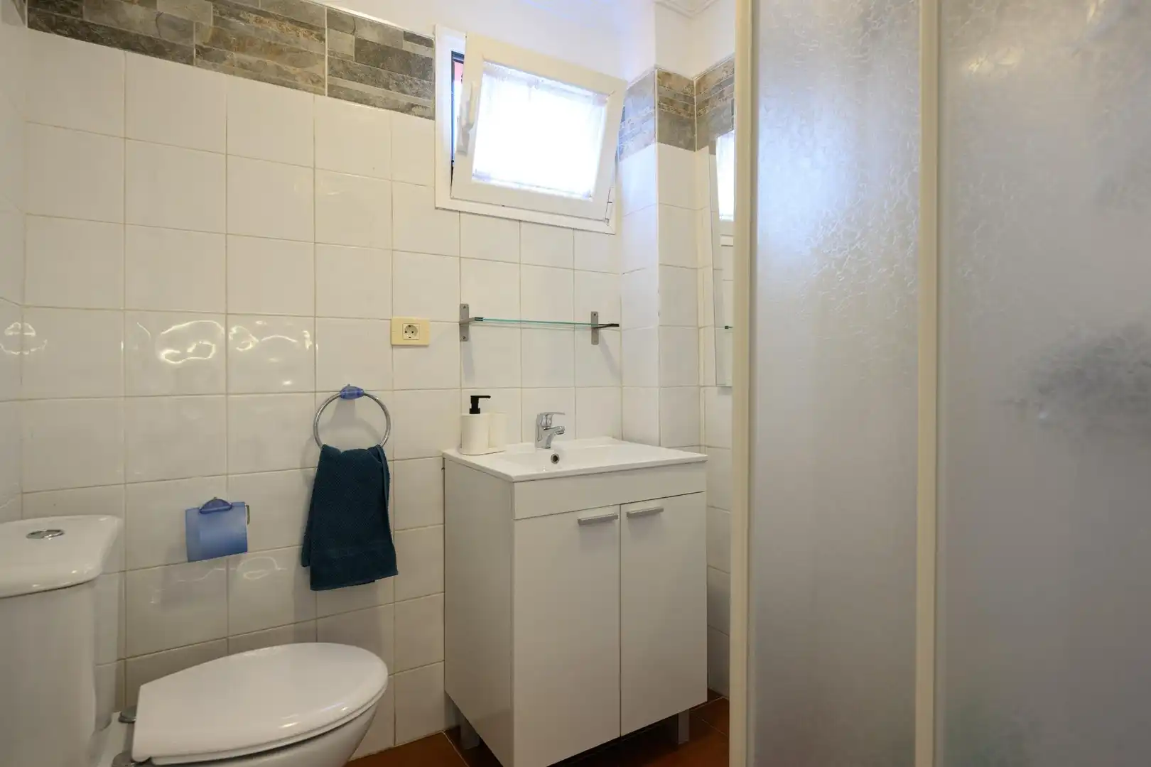 Badezimmer von Einfamilien-Reihenhaus zur Miete in San Bartolomé de Tirajana mit Klimaanlage, Privatgarten und Terrasse