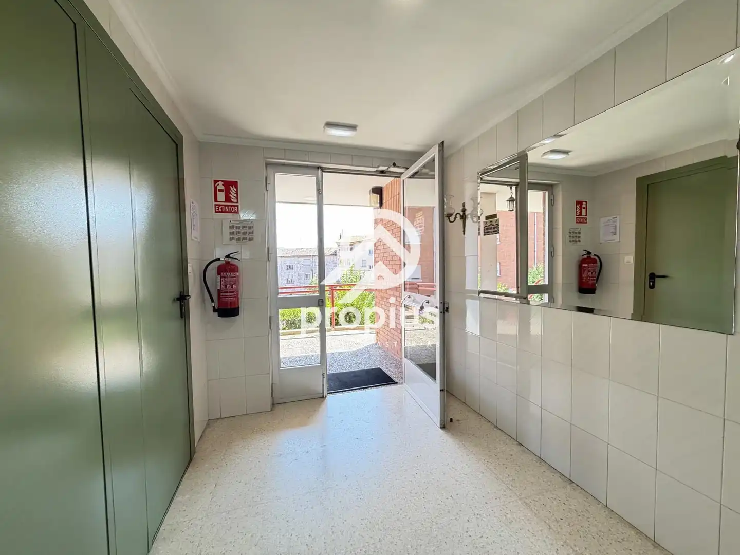 Aparcament de Pis en venda en Llanera amb Calefacció