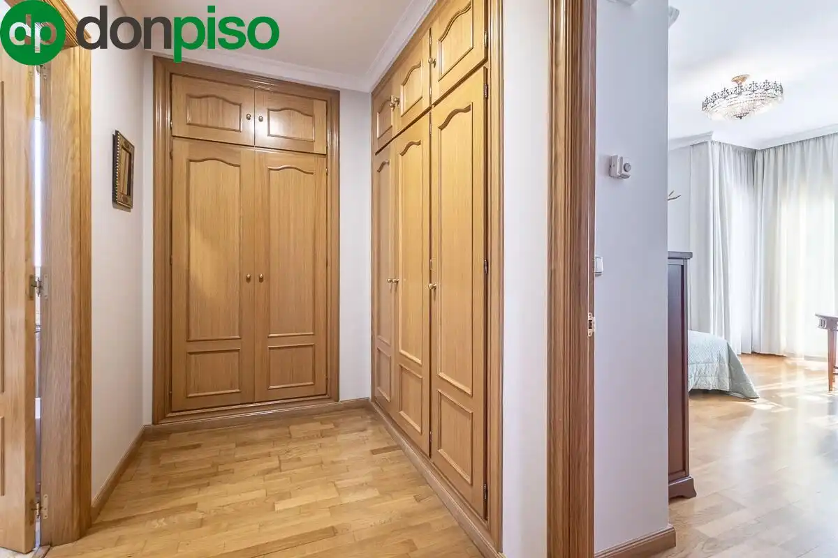 Casa adosada en venta en Granada con Calefacción, Jardín privado y Terraza