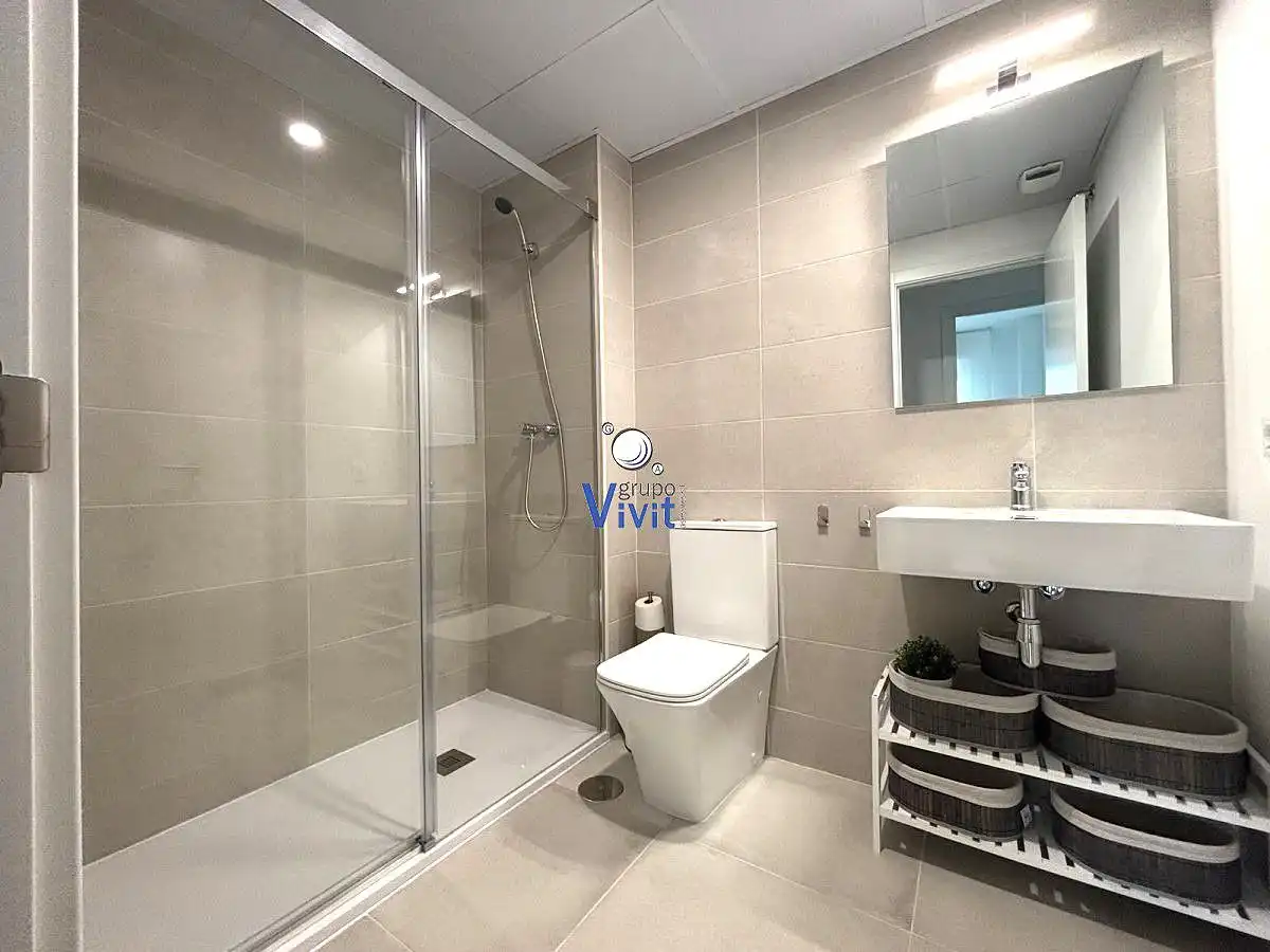 Baño de Piso de alquiler en Umbrete con Aire acondicionado, Parquet y Terraza
