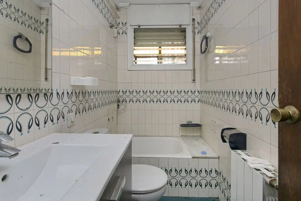 Bathroom of Flat for sale in Sant Vicenç Dels Horts