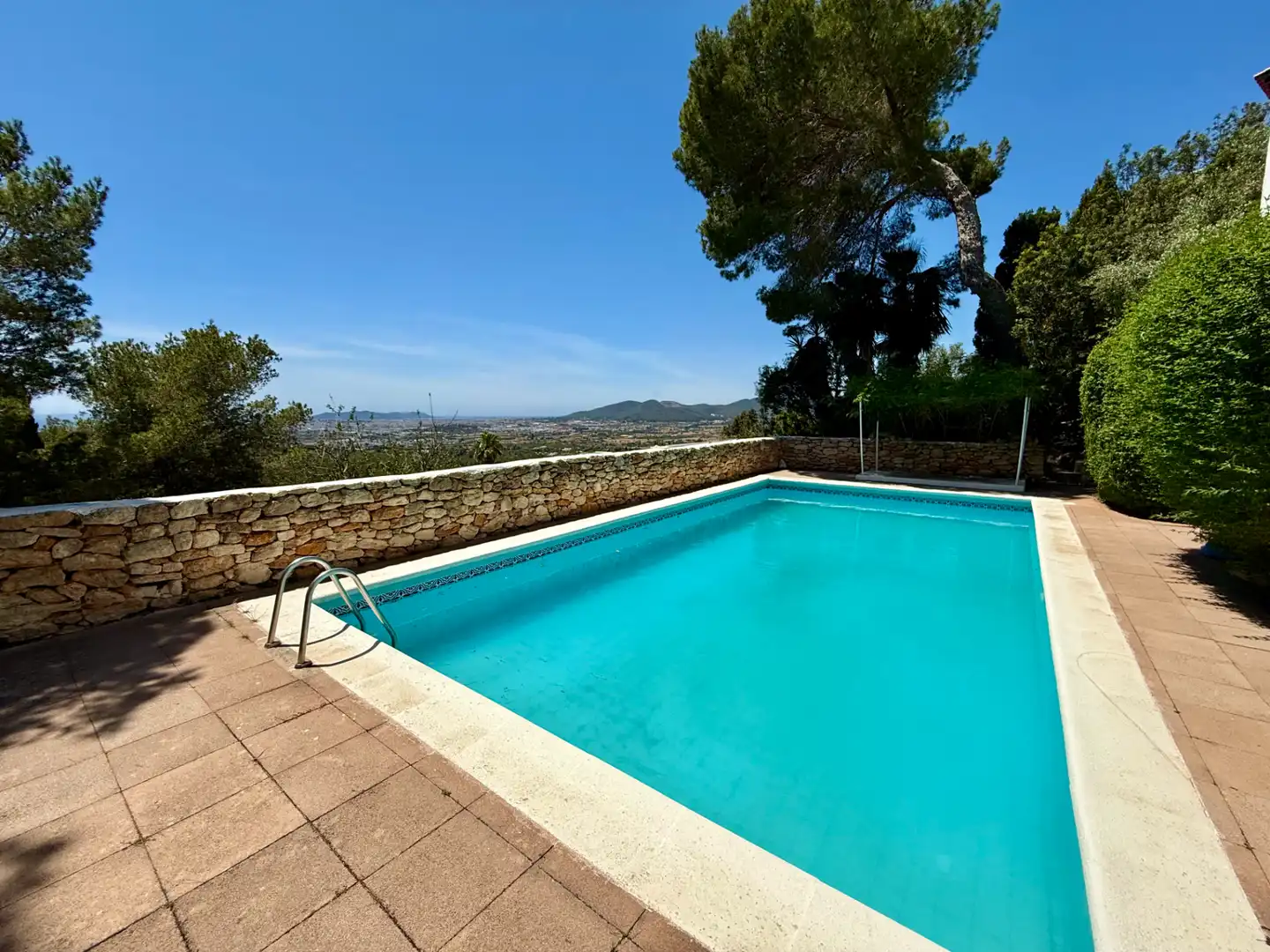 Swimming pool of Country homes for sale in Santa Eulària des Riu  with Air Conditioner, Heating and Private garden