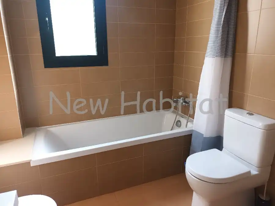 Baño de Casa adosada en venta en Castellón de la Plana / Castelló de la Plana con Aire acondicionado, Jardín privado y Terraza