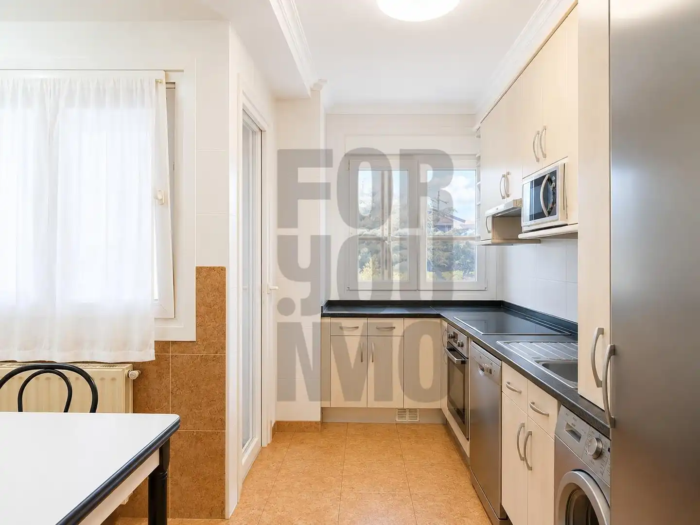Kitchen of Flat for sale in Donostia - San Sebastián   with Heating, Storage room and Balcony