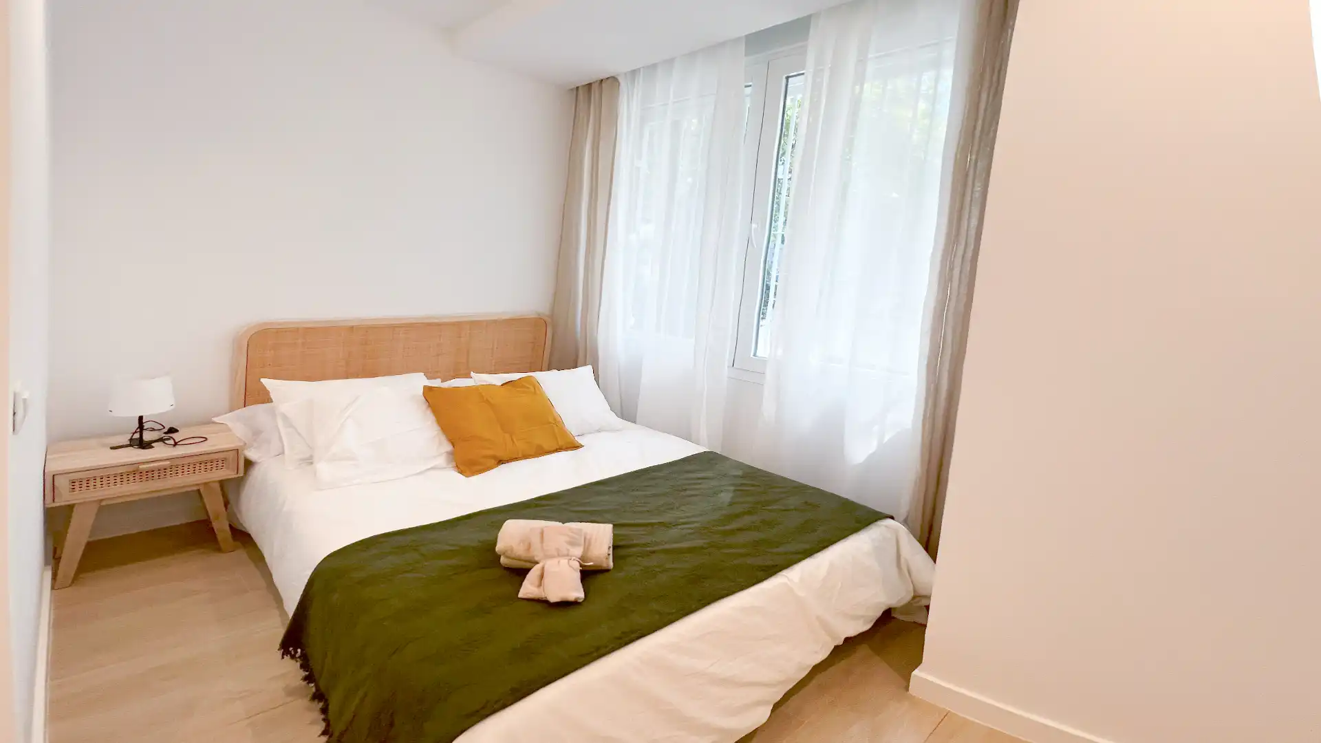 Bedroom of Flat for rent in Madrid  with Heating, Furnished and Oven