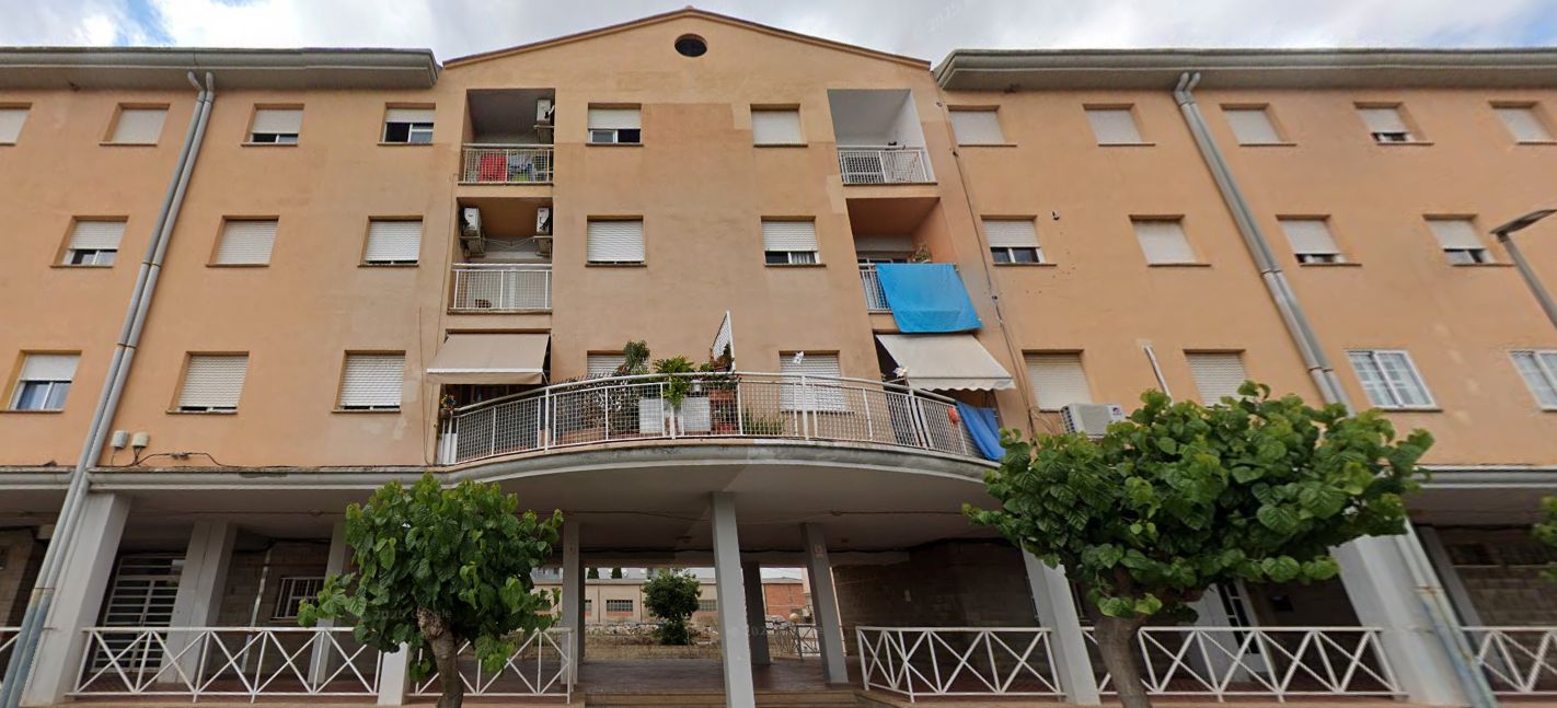 Vista exterior de Pis en venda en L'Alcúdia de Crespins amb Balcó i Internet