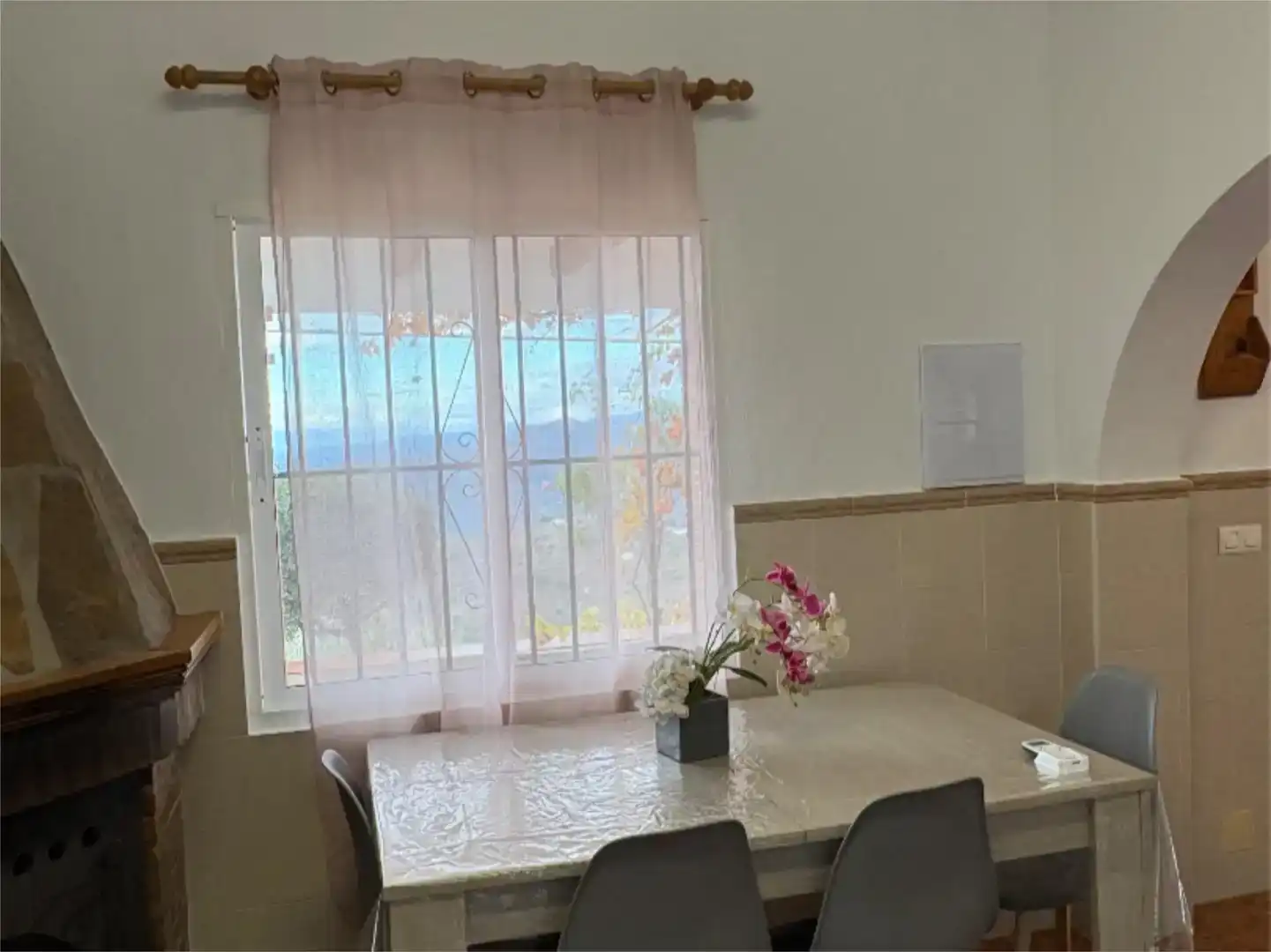 Comedor de Finca rústica de alquiler en Cómpeta, Málaga