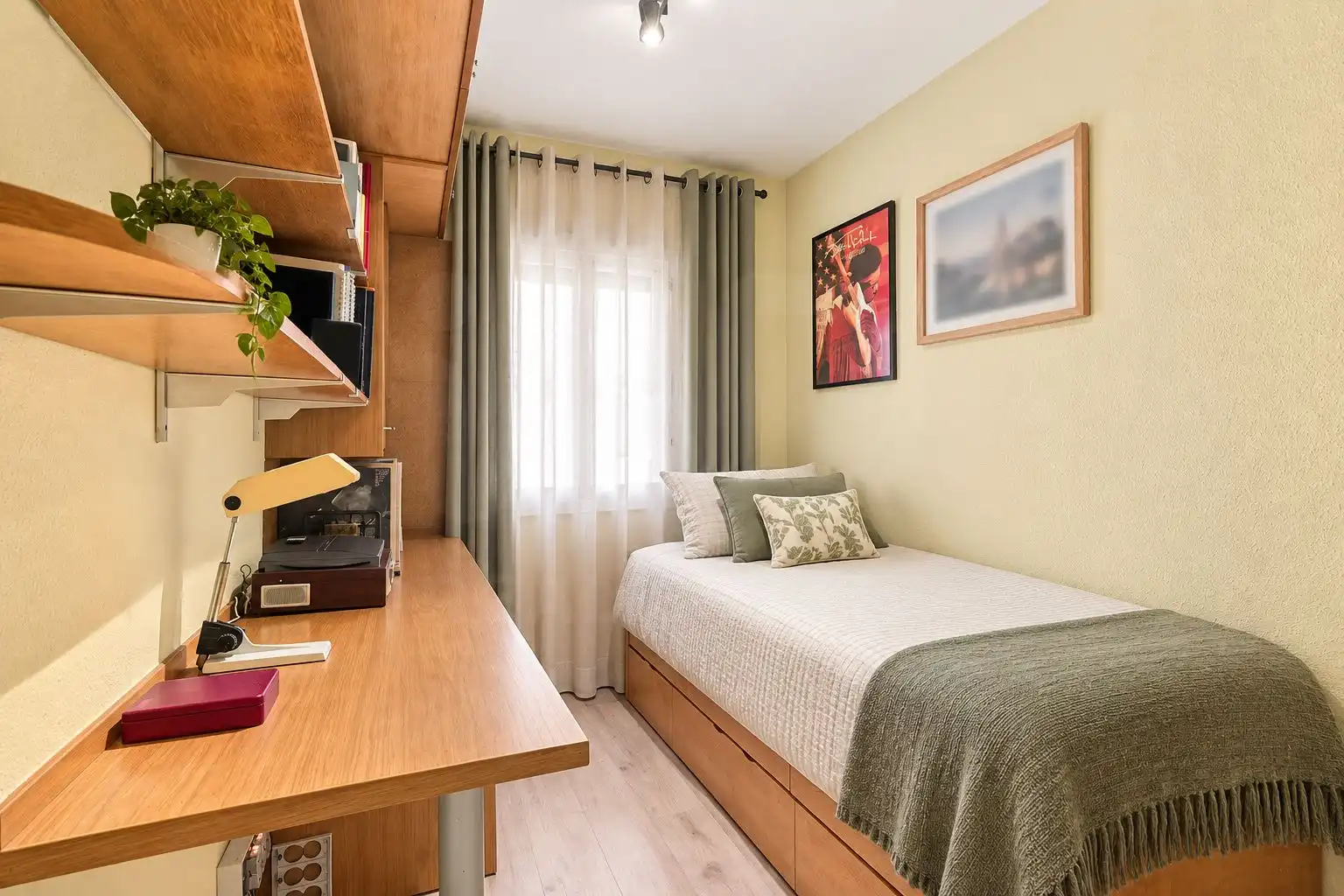 Bedroom of Flat for sale in La Plana
