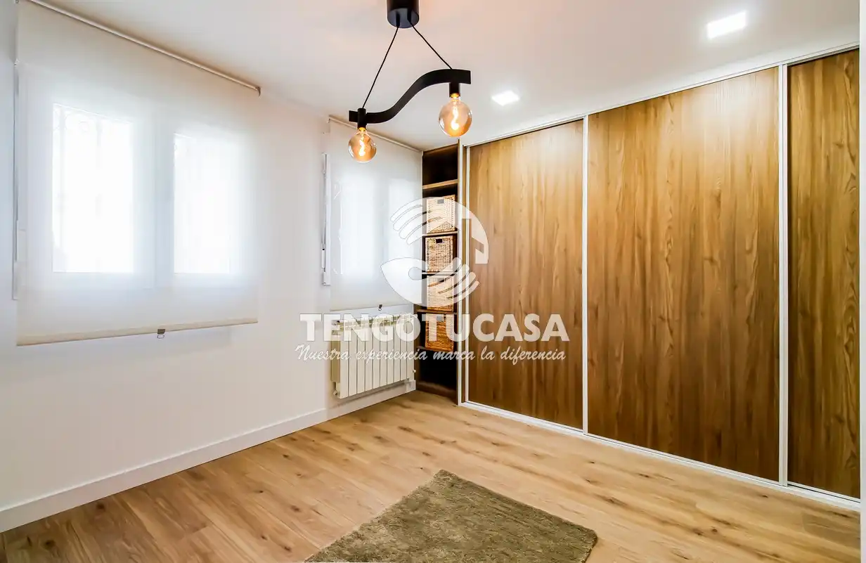 Bedroom of Flat for rent in Madrid  with Air Conditioner, Heating and Furnished