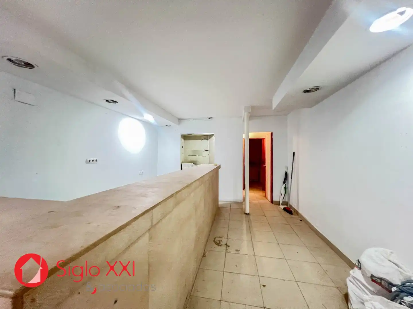 Local comercial en venta en Centro, imagen 2