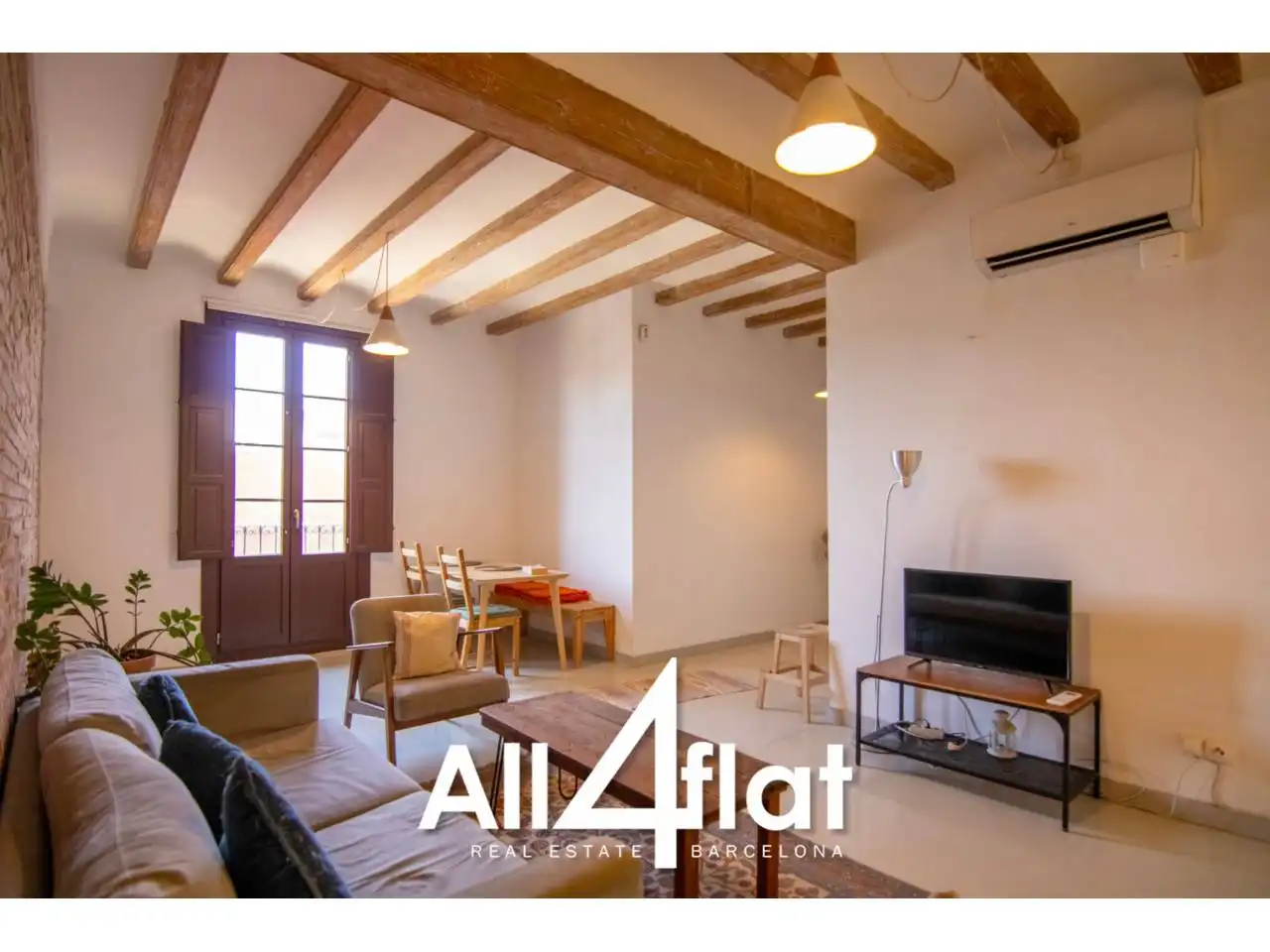 Vista exterior de Piso de alquiler en Barcelona con Calefacción, Amueblado y Balcón