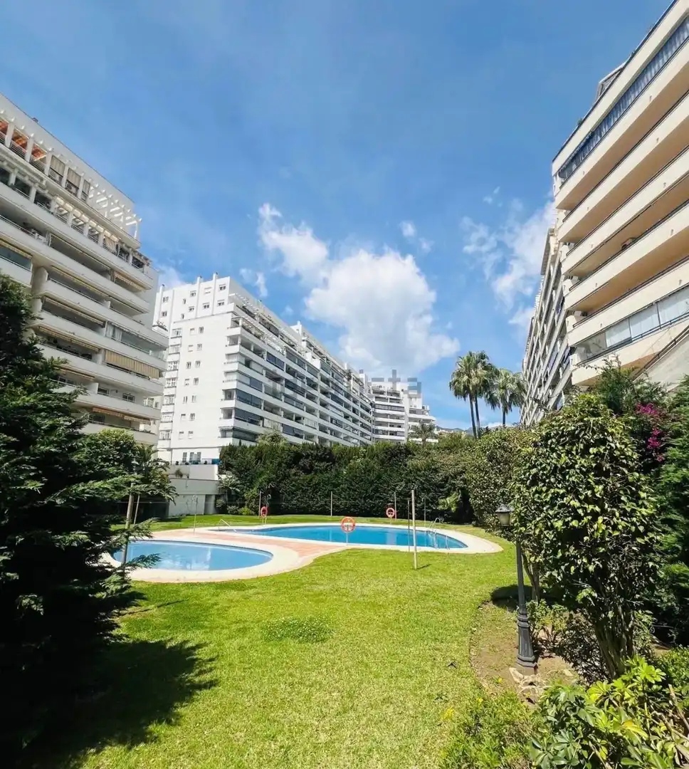 Vista exterior de Pis de lloguer en Marbella amb Aire condicionat, Calefacció i Terrassa