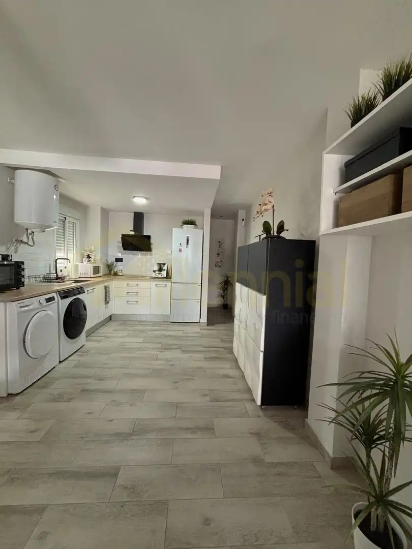 Kitchen of Flat for sale in Sevilla  with Air Conditioner