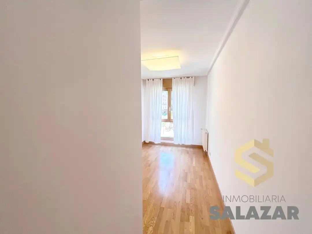Bedroom of Flat for rent in Etxebarri  with Heating