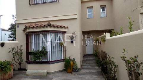 Foto 3 de Casa adosada en venda a Núcleo urbano, Chiclana de la Frontera