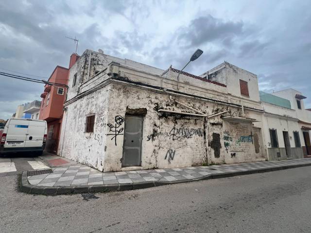 Casa adosada en Venta en  SAN FRANCISCO en Bajadilla - Fuente Nueva