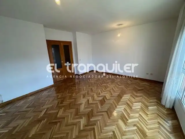 Sala d'estar de Pis de lloguer en Madrid amb Terrassa i Rentadora