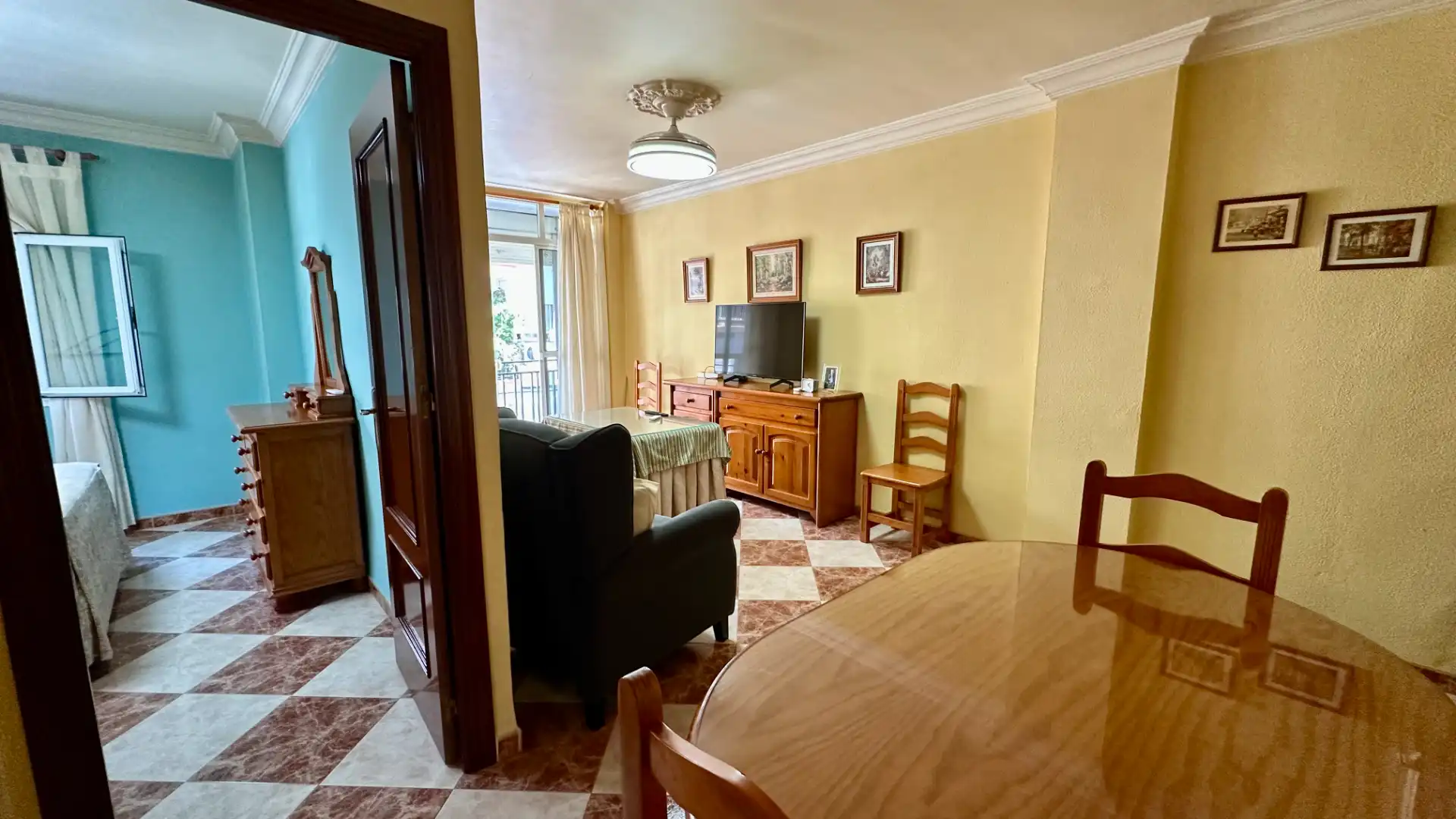 Sala de estar de Piso en venta en Castilleja de la Cuesta con Aire acondicionado y Terraza