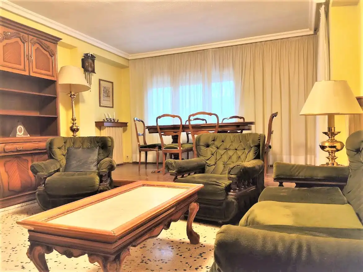 Flat for sale in Instituts - Universitat