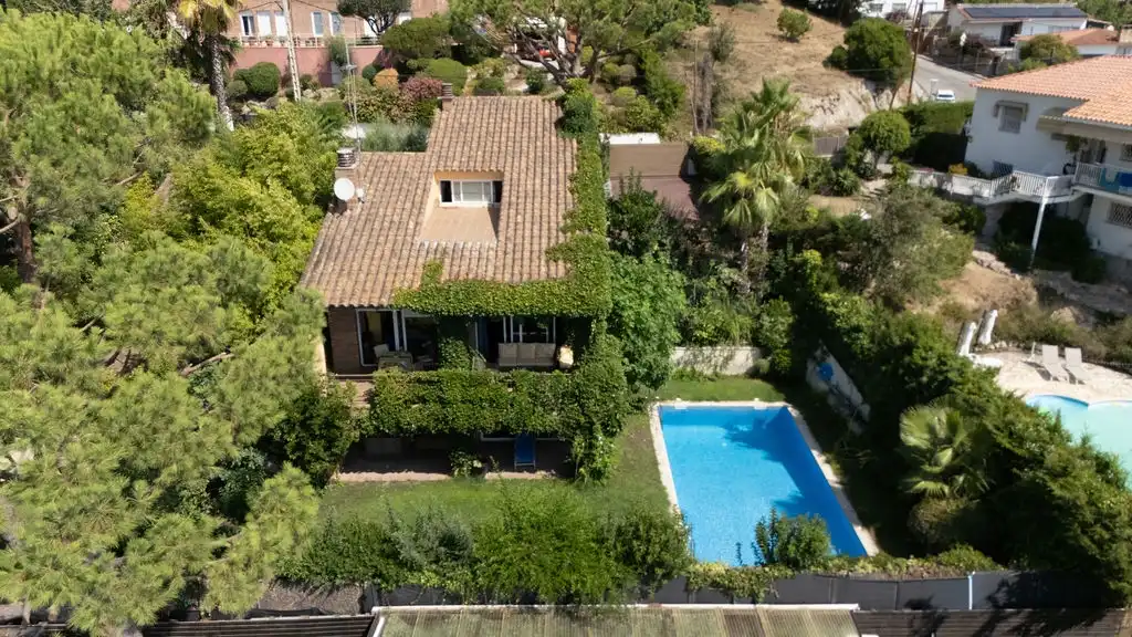 Casa con piscina en venta en Cabrils