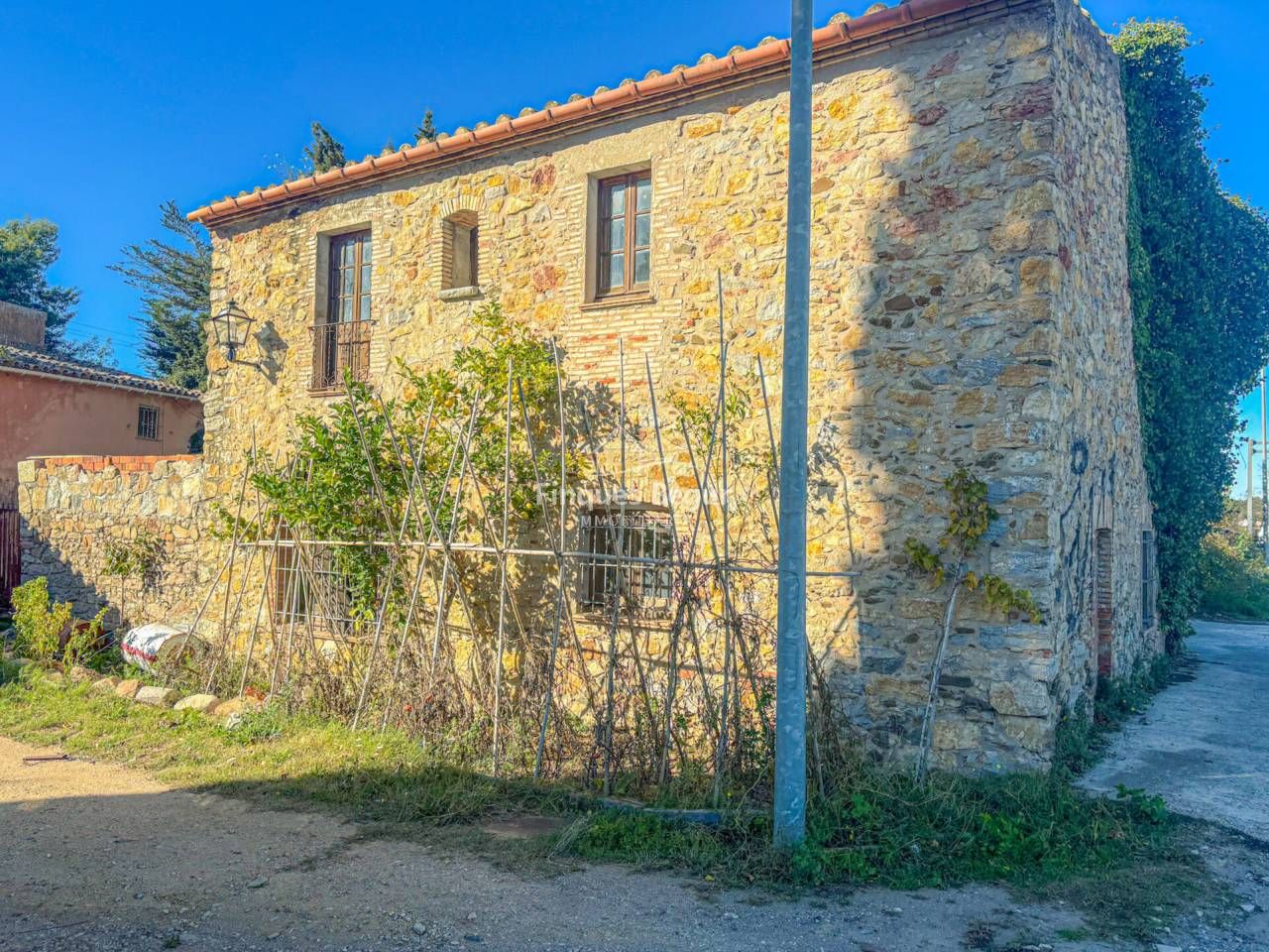 Country homes for sale in Calle Sobirá, Llofriu