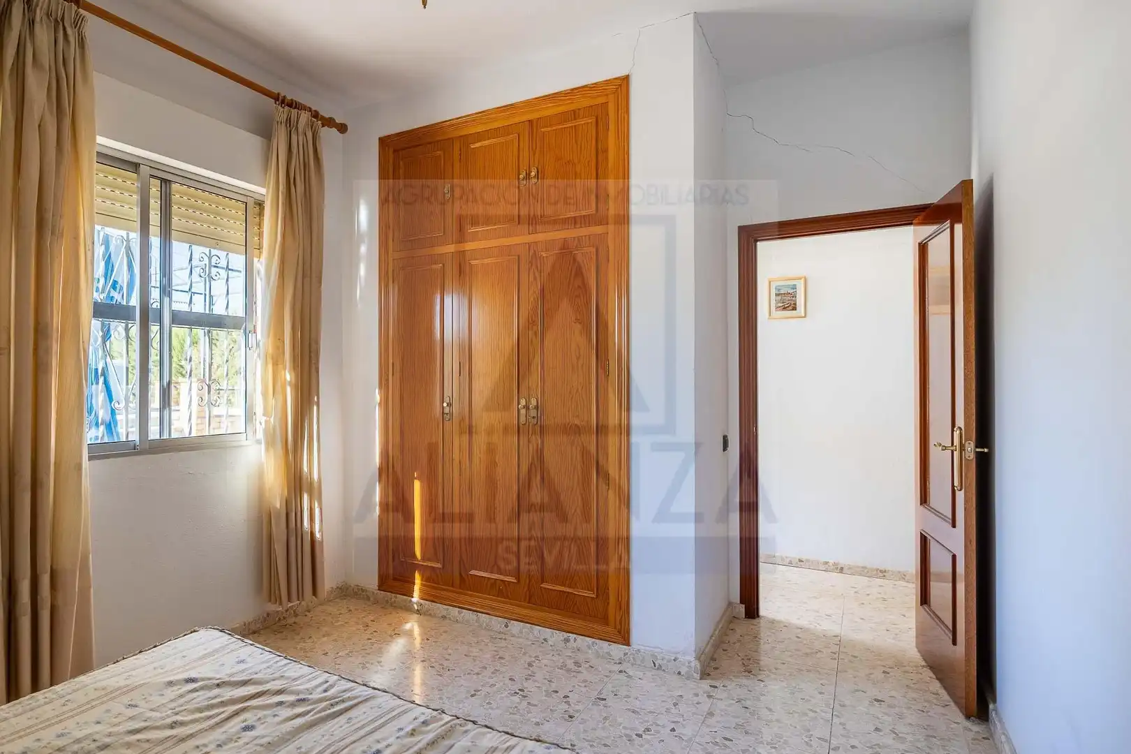 Houses for sale in Sanlúcar la Mayor, Sevilla