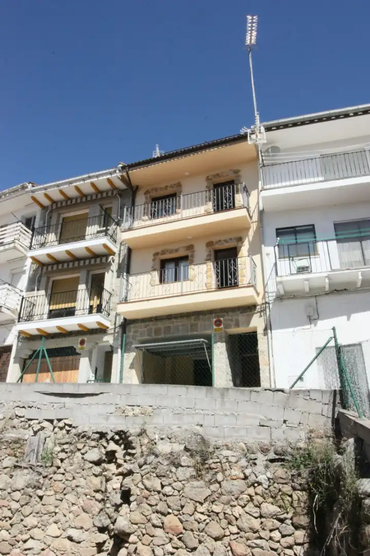 Exterior view of Houses for sale in Pedro Bernardo  with Heating, Terrace and Furnished