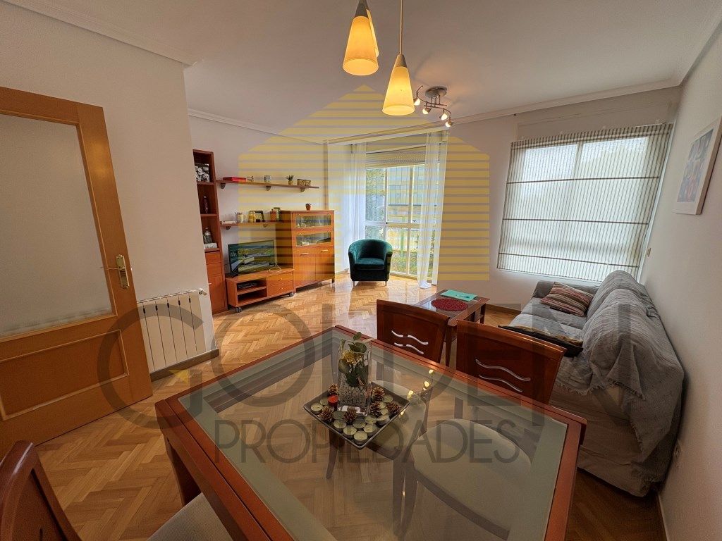 Sala de estar de Piso en venta en  Madrid Capital con Aire acondicionado, Jardín privado y Piscina