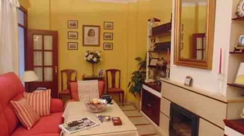 Foto 3 de Casa o xalet en venda a Lora del Río, Sevilla