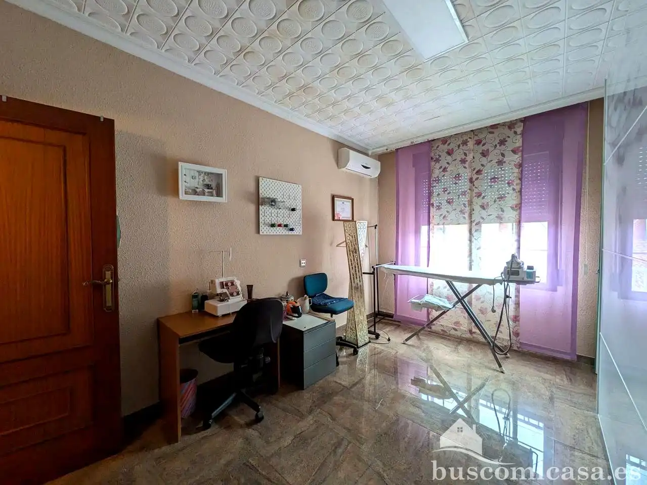Dormitori de Casa o xalet en venda en Linares amb Aire condicionat, Terrassa i Balcó