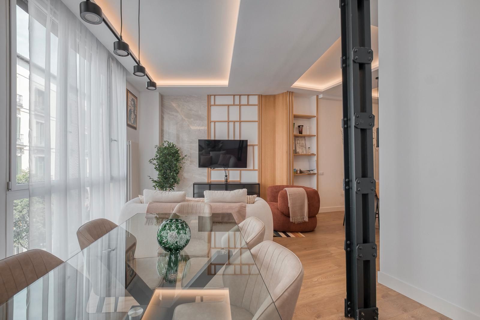 Living room of Flat for sale in  Madrid Capital  with Air Conditioner, Heating and Furnished