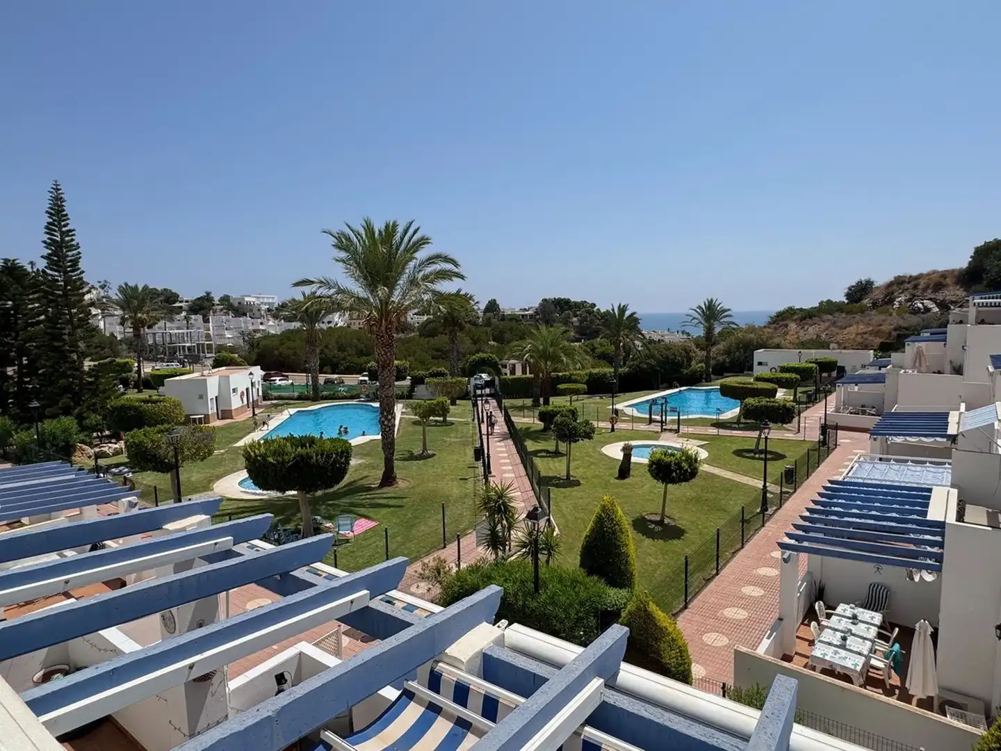 Appartamento con piscina in vendita a CALLE CLARA CAMPOAMOR S/N, imagen 2