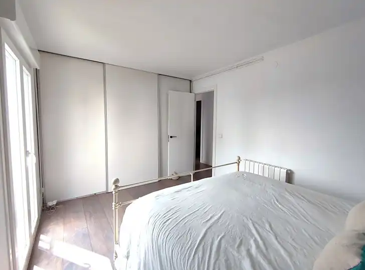 Schlafzimmer von Dachboden zum Verkauf in Sant Andreu de Llavaneres mit Klimaanlage, Heizung und Parkett