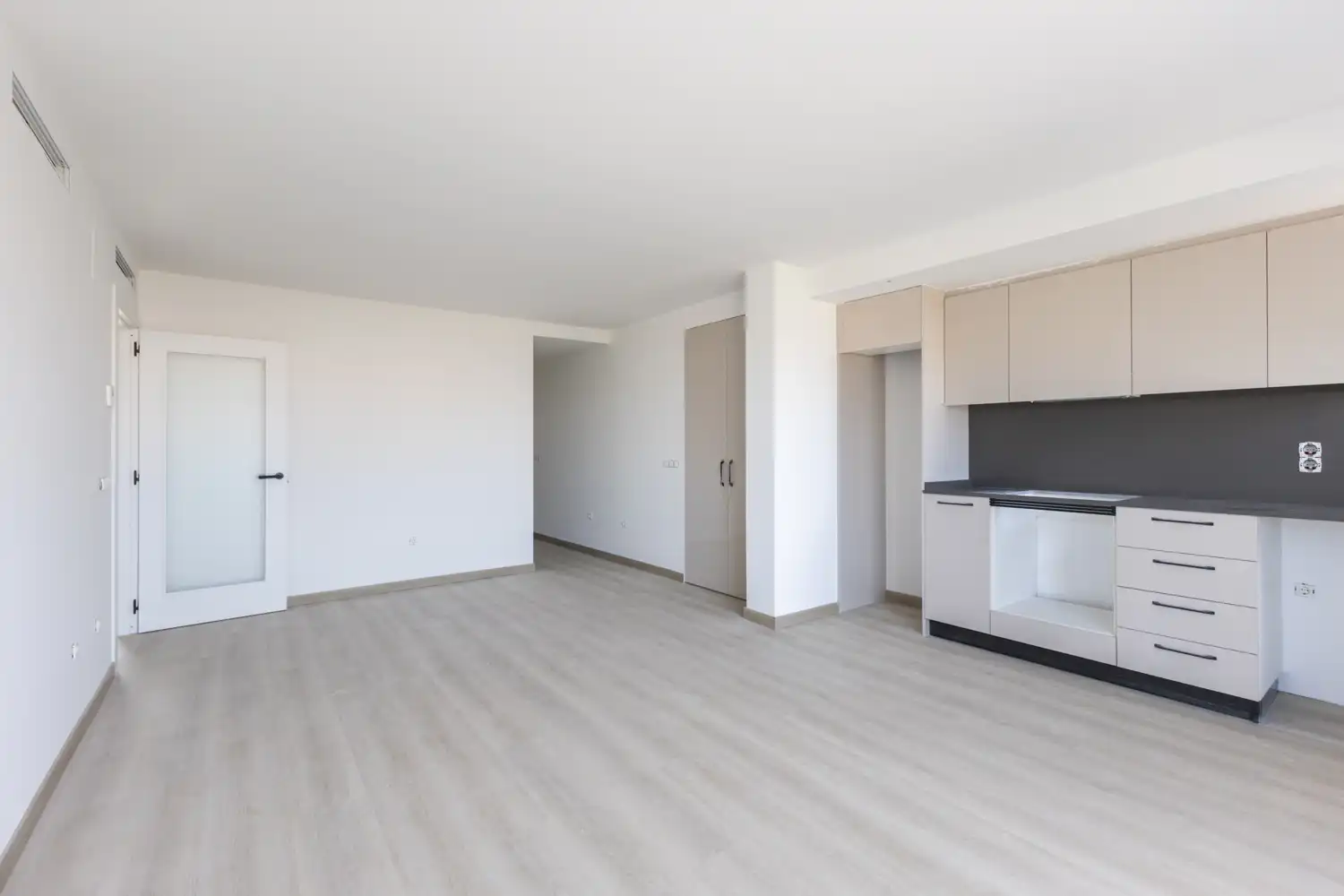 Flat for sale in Vinaròs  with Air Conditioner, Heating and Balcony