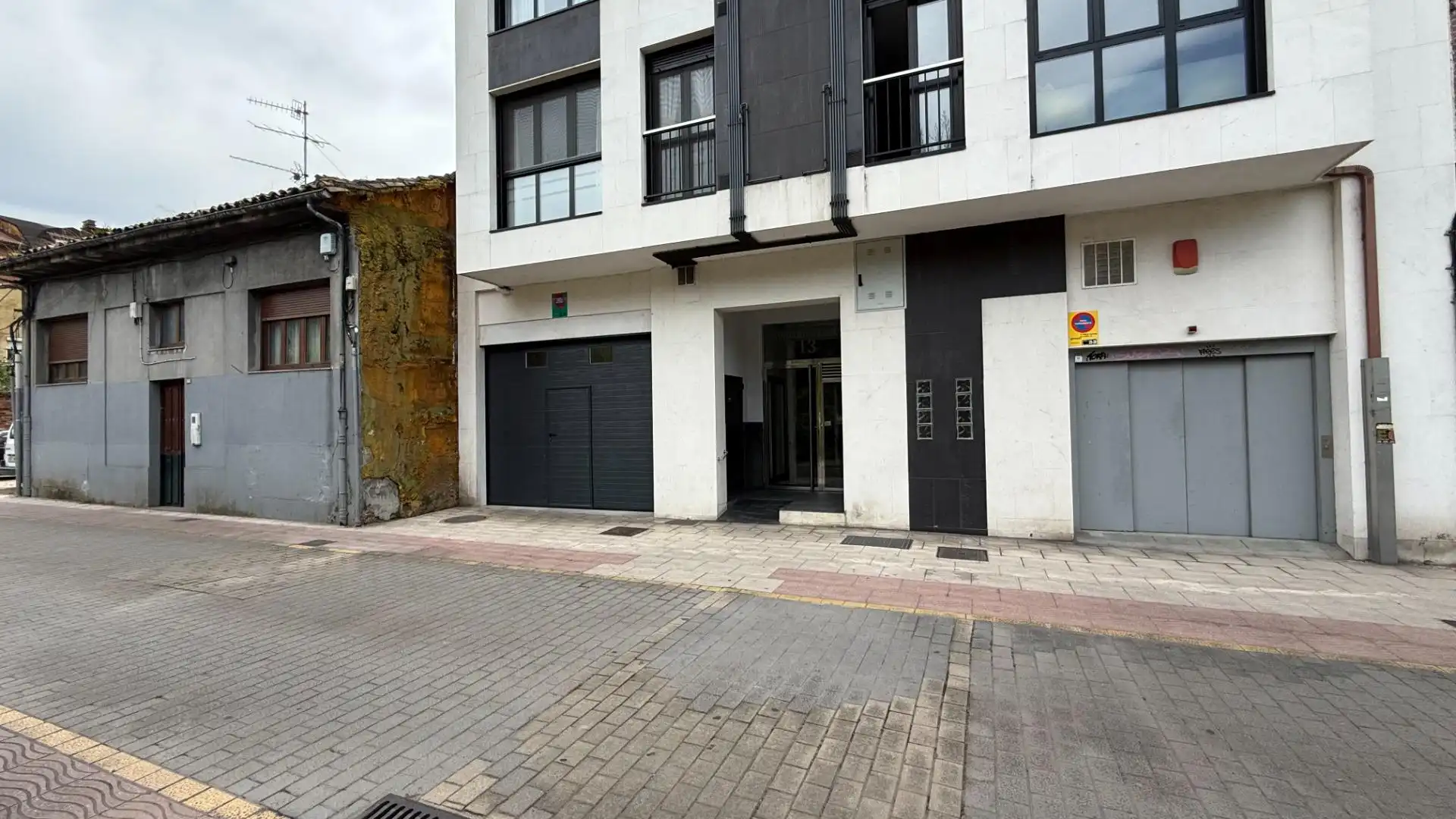 Garatge en venda a Calle POETA MANFER DE LA LLERA, Sama