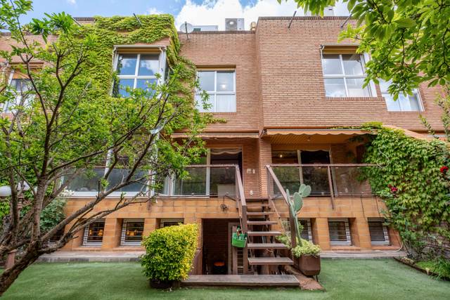 Casa adosada en Venta en Paseo RUISEÑORES en Ruiseñores