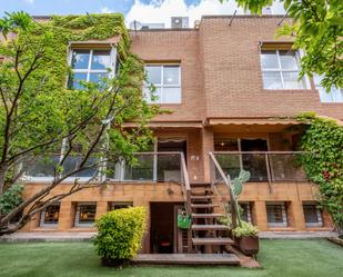 Exterior view of Single-family semi-detached for sale in  Zaragoza Capital  with Air Conditioner, Heating and Private garden