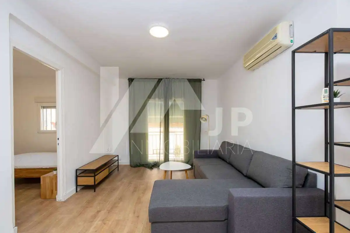 Sala de estar de Piso de alquiler en Granada con Aire acondicionado, Amueblado y Lavadora