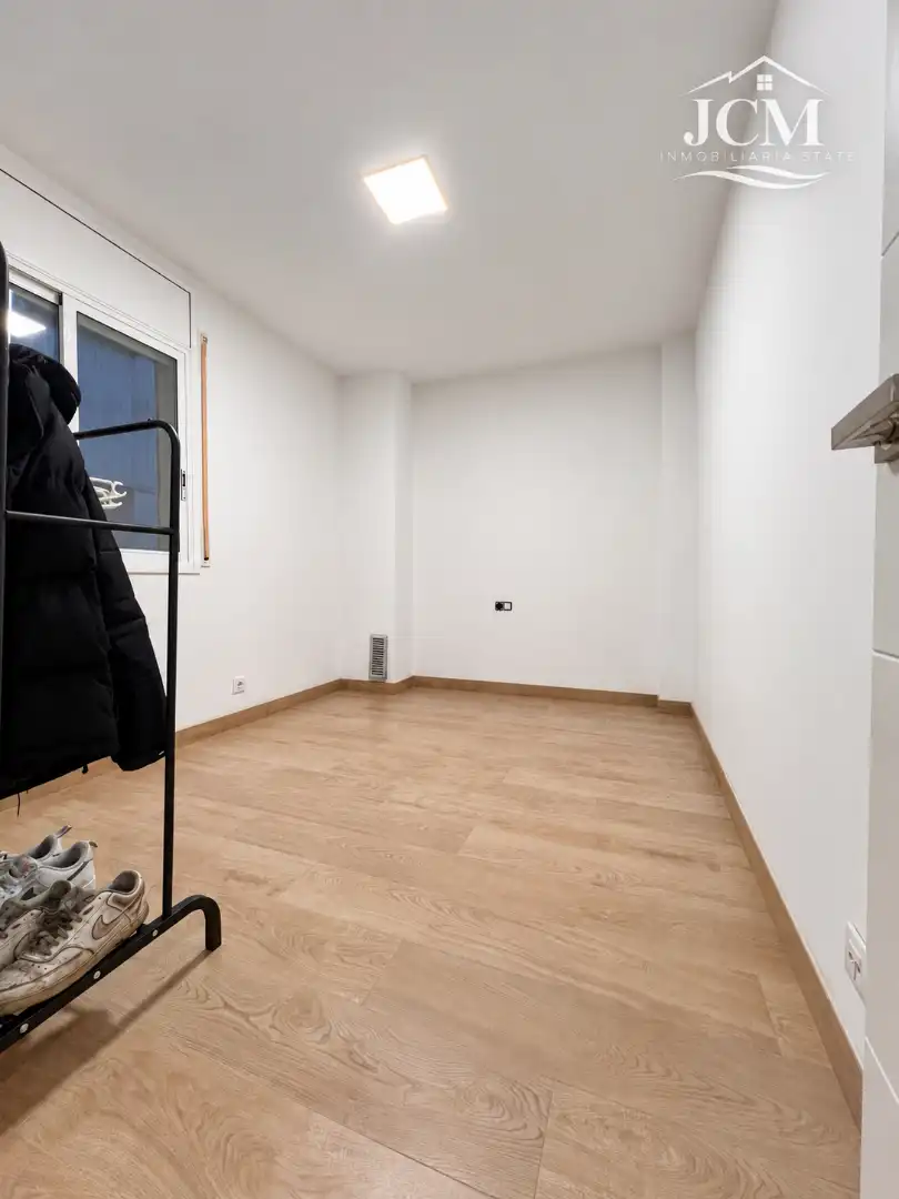 Flat for sale in Llevant