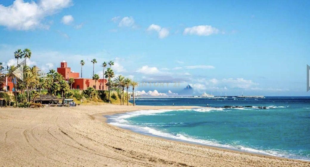 Vista exterior de Estudi en venda en Benalmádena amb Aire condicionat, Moblat i Microones
