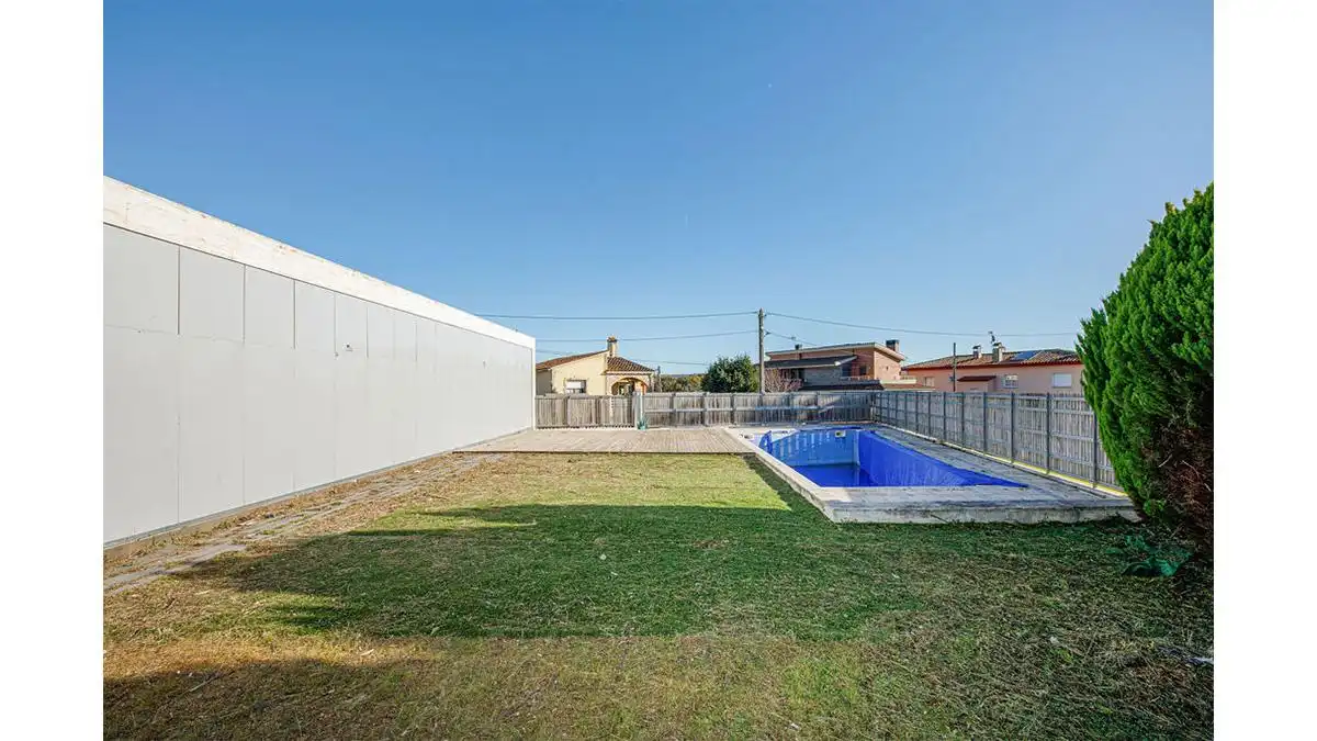 Houses for sale in REM ESQ.C/SENECA, 12, Llagostera
