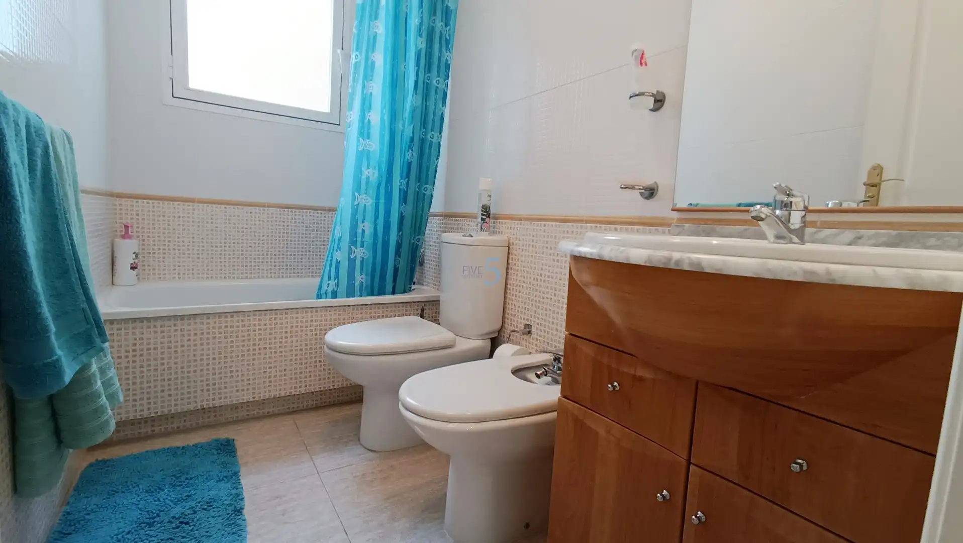 Baño de Piso en venta en Almoradí con Piscina, Amueblado y Piscina comunitaria