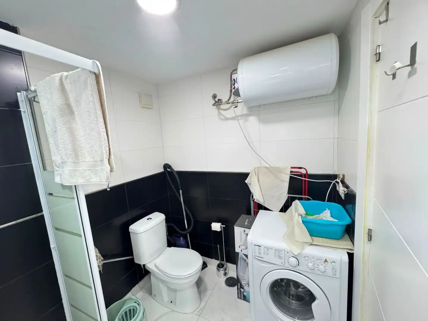 Baño de Estudio en venta en Vélez-Málaga con Aire acondicionado, Terraza y Piscina comunitaria