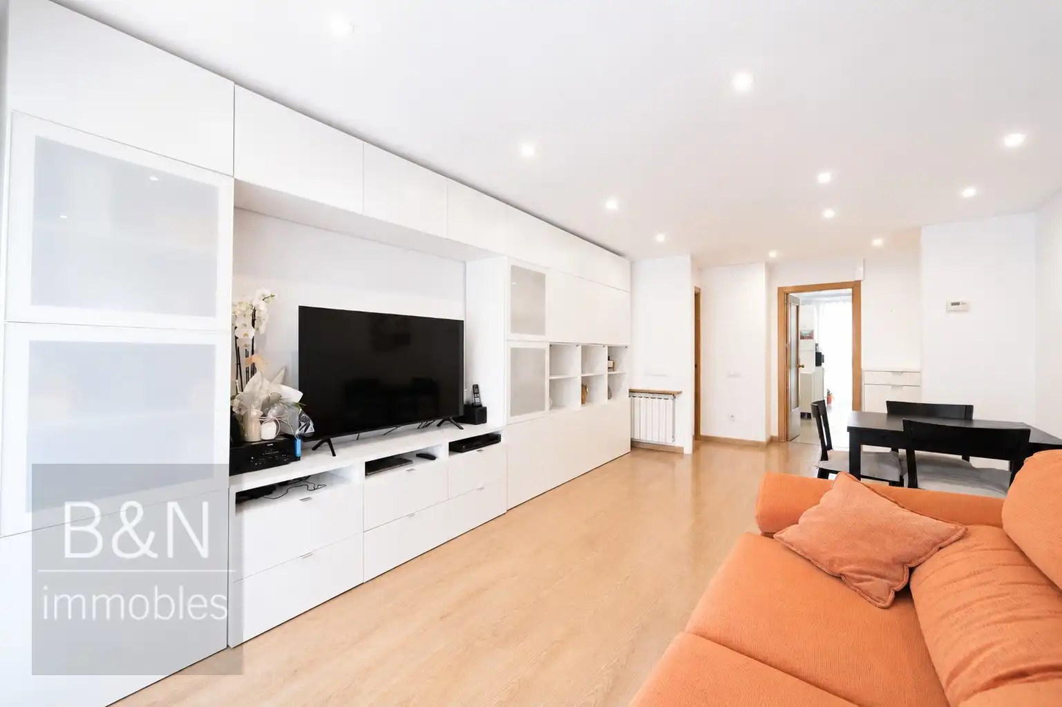 Living room of Flat for sale in Terrassa  with Air Conditioner, Heating and Balcony