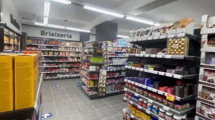 Local en traspaso en Girona con Aire acondicionado, Calefacción y Amueblado