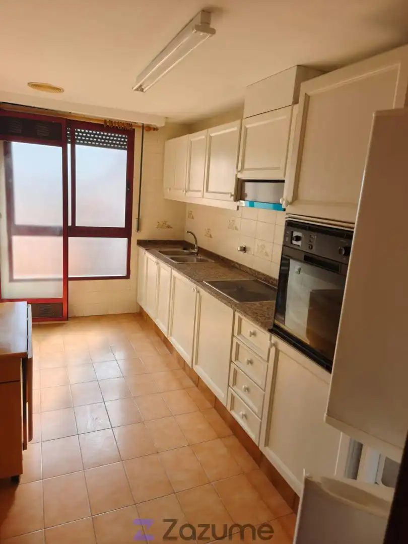 Küche von Wohnung zur Miete in Mislata mit Terrasse, Ofen und Waschmaschine