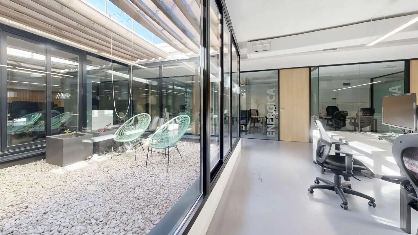 Office for sale in Madrid  with Air Conditioner, Heating and Storage room