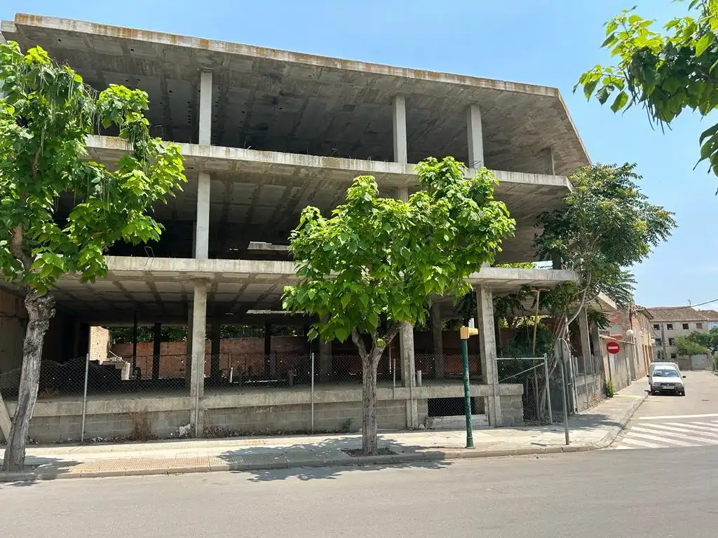 Vista exterior de Edificio en venta en Juneda