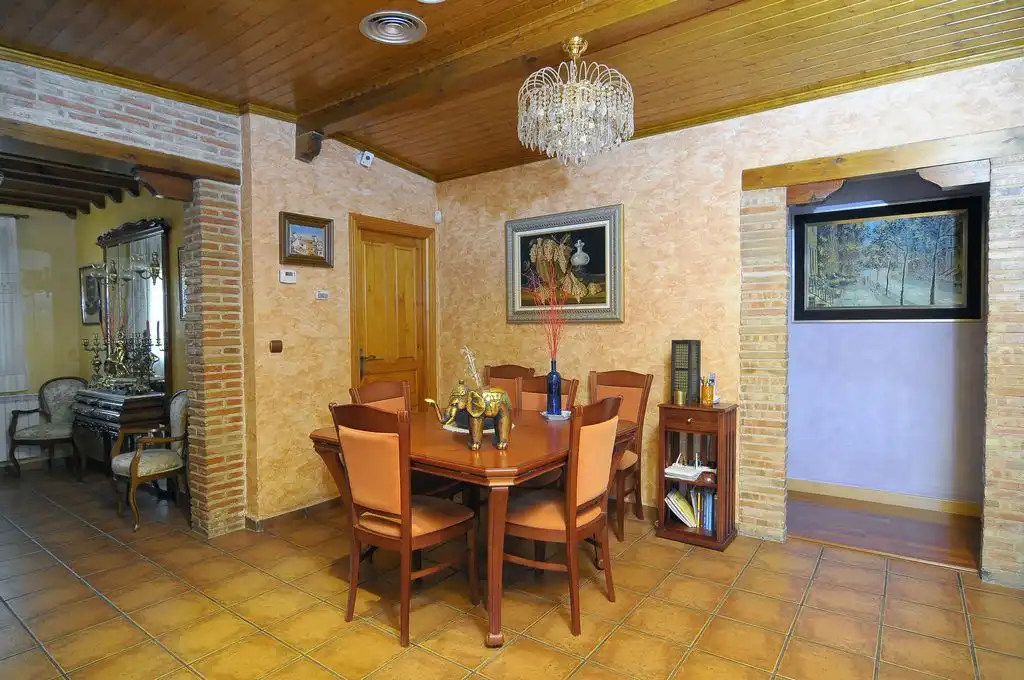 Esszimmer von Haus oder Chalet zum Verkauf in Valdepeñas mit Klimaanlage, Heizung und Privatgarten